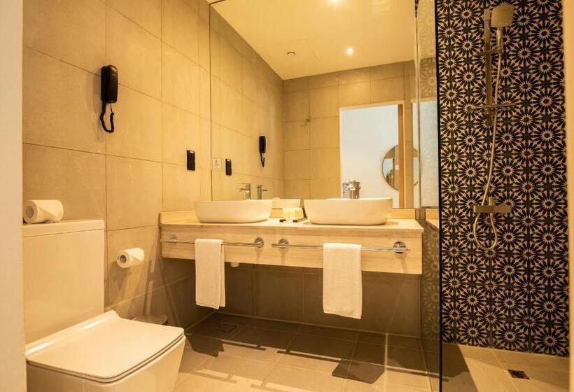 Президентский Люкс, Grand Kingsgate Jaddaf Waterfront Hotel By Millennium