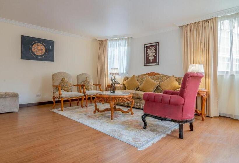 سوییت اجرایی, The Grand Palace