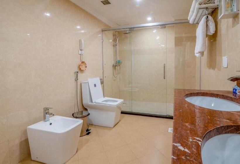 سوییت اجرایی, The Grand Palace