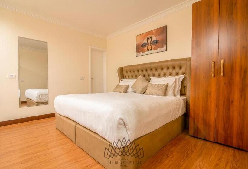 سوئیت پرزیدنت, The Grand Palace