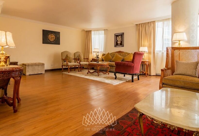 سوئیت پرزیدنت, The Grand Palace