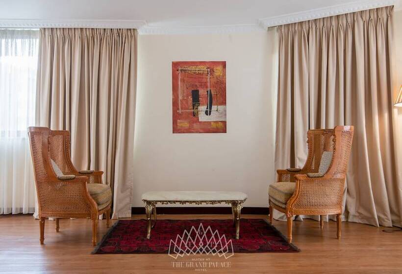 سوئیت پرزیدنت, The Grand Palace