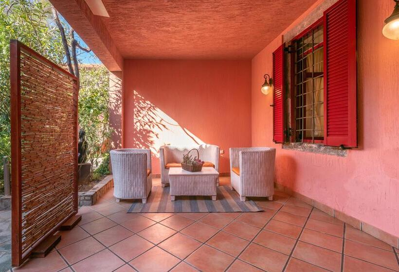 スーペリアールーム, The Varos Residences