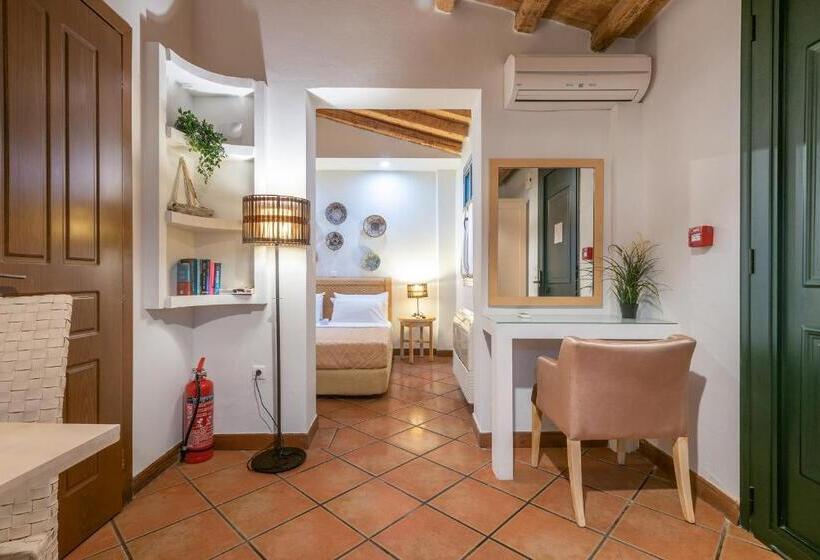 コンフォートルーム, The Varos Residences