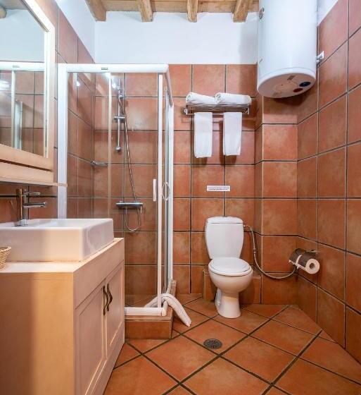 コンフォートルーム, The Varos Residences