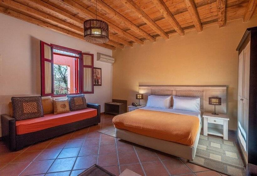 スーペリアールーム, The Varos Residences