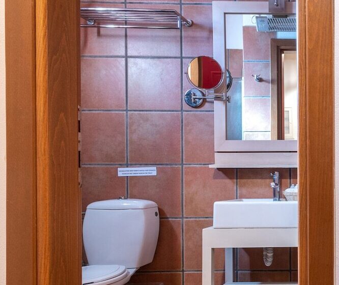 スーペリアールーム, The Varos Residences