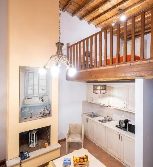 آپارتمان 2 خوابه, The Varos Residences