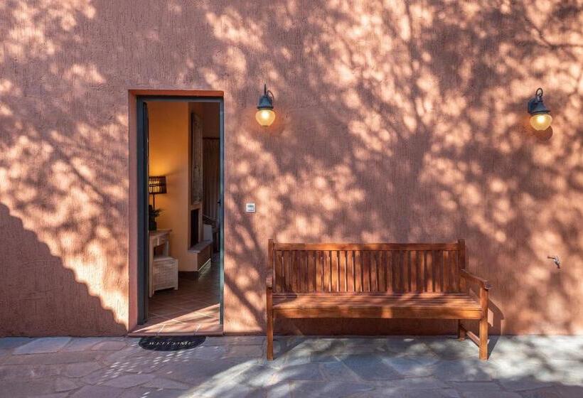 ２ベッドルームアパートメント, The Varos Residences