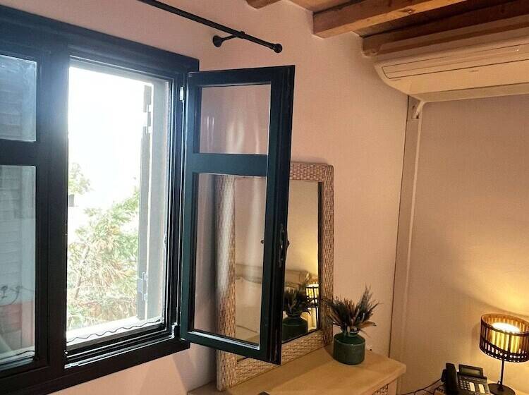 ２ベッドルームアパートメント, The Varos Residences