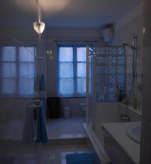 חדר לארבעה סטנדרטי עם מרפסת, B&b Filomena