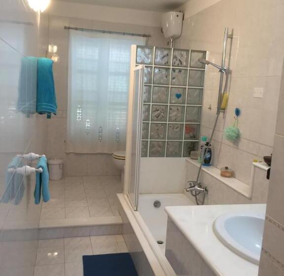 带阳台标准四人间, B&b Filomena