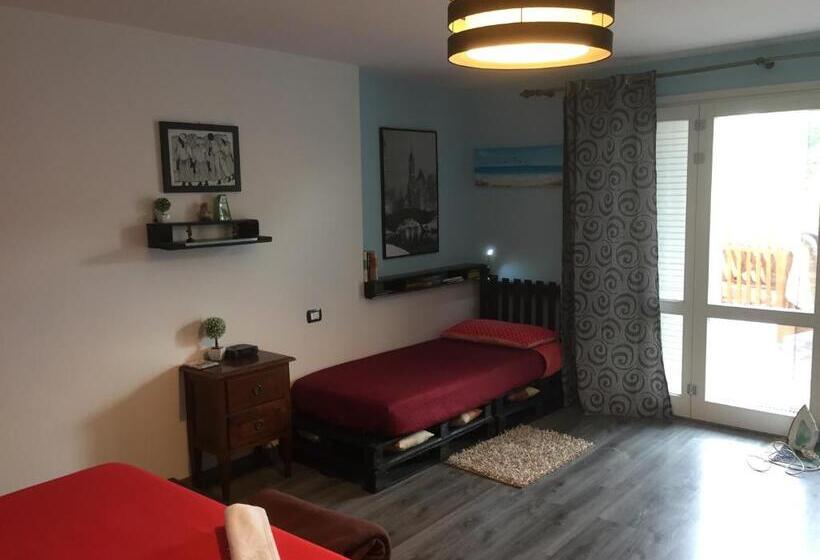 חדר סטנדרט לשלושה עם נוף לגינה, B&b Filomena