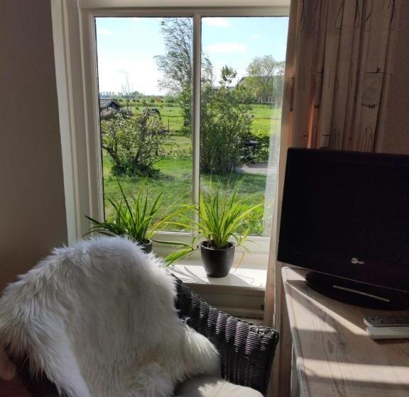 スタンダードルーム, Broeks  Bed En Brood