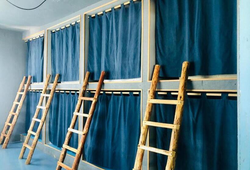 تختخواب در اتاق مشترک, Hostal Kuira Bá By Rotamundos