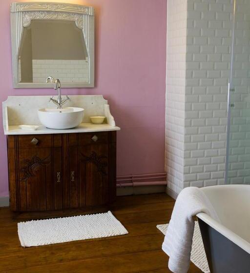 דירת חדר, Wazemoff