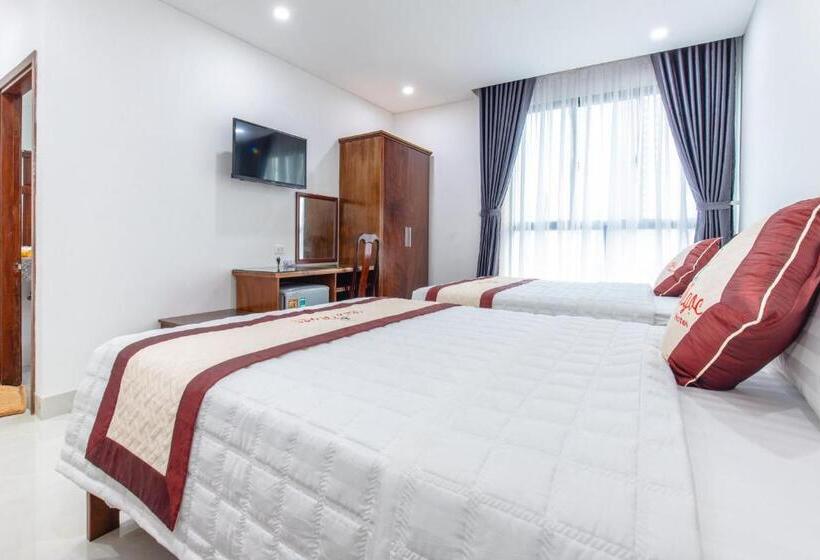 اتاق لوکس با چشم‌انداز شهر, Bao Ngoc Hotel & Apt