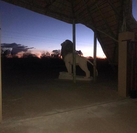اتاق استاندارد با چشم‌انداز باغ, Simba Safaris African Pride Exotic Lodge