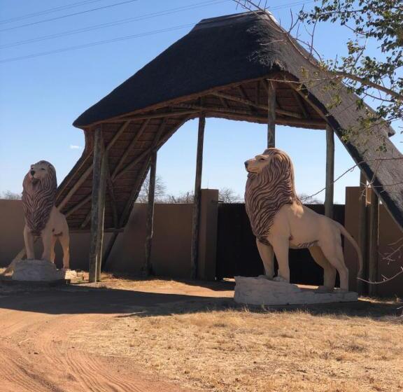 ガーデンビュースタンダードルーム, Simba Safaris African Pride Exotic Lodge