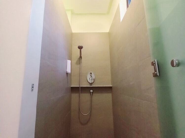 اتاق سوپریور, Go Hotels Plus Tuguegarao