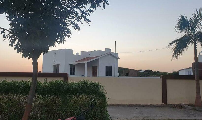 家族用バンガロー, Krishna Farm & Forest