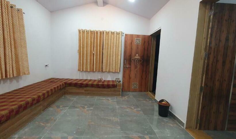 家族用バンガロー, Krishna Farm & Forest