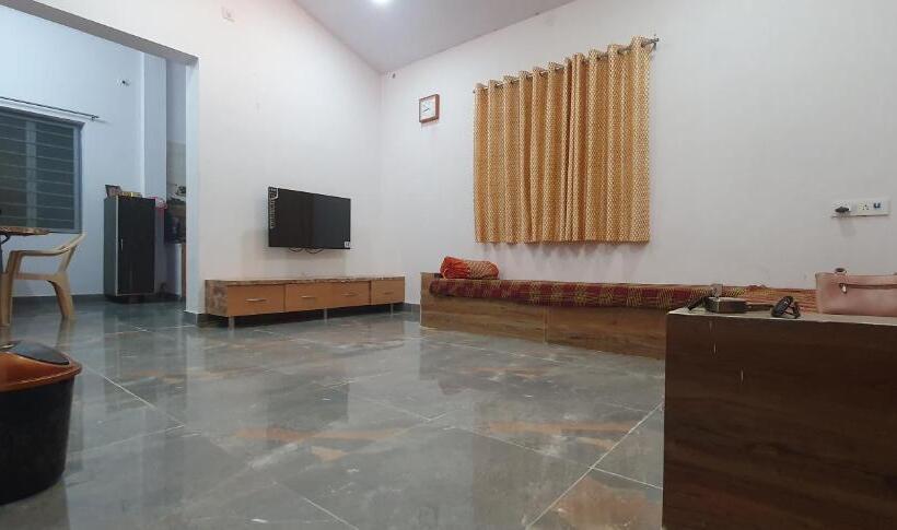 家族用バンガロー, Krishna Farm & Forest