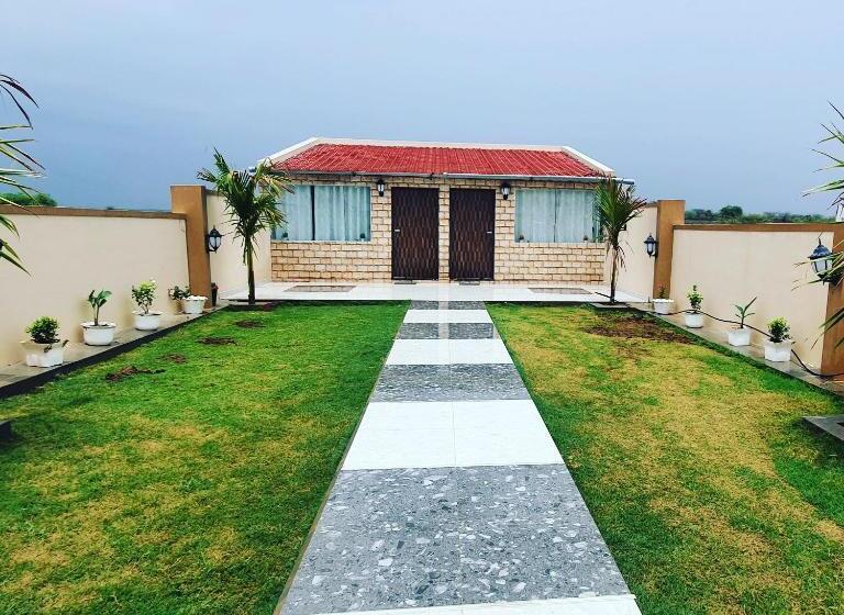 エクゼクティブスイート, Krishna Farm & Forest