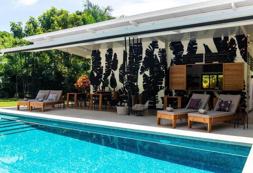 带2个卧室的别墅, La Prometida