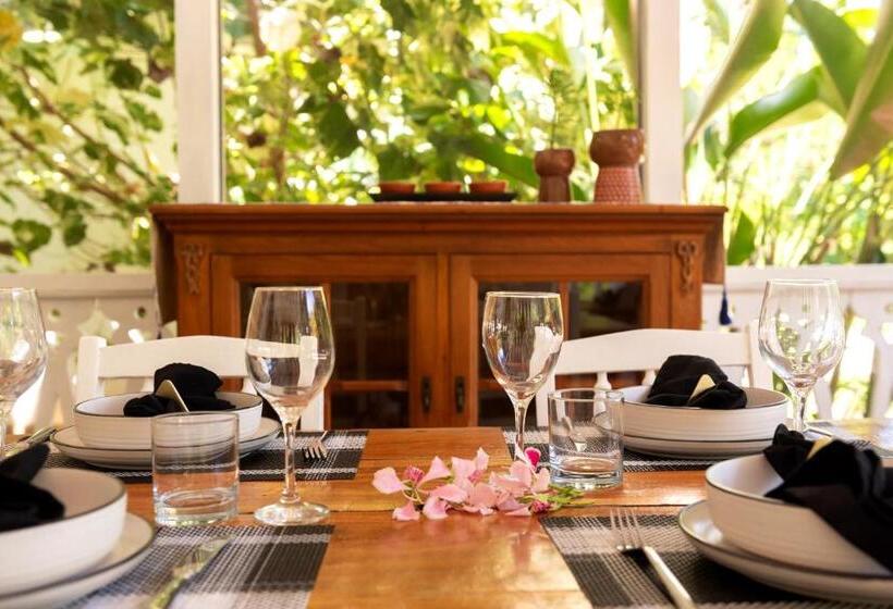 带2个卧室的别墅, La Prometida