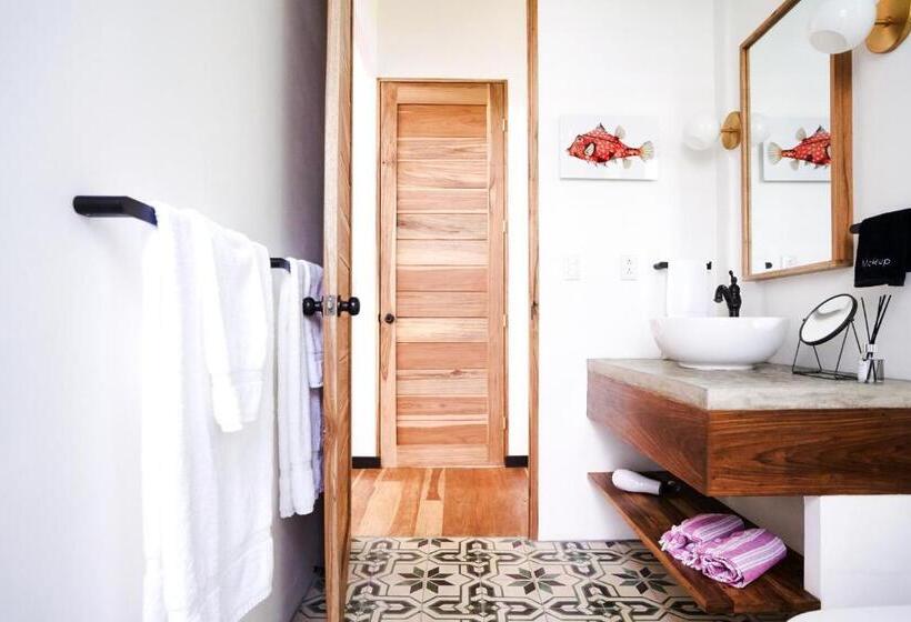 豪华房间, La Prometida