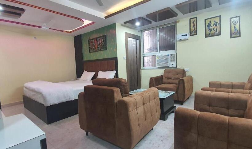 带大床的豪华间, Prem Residency