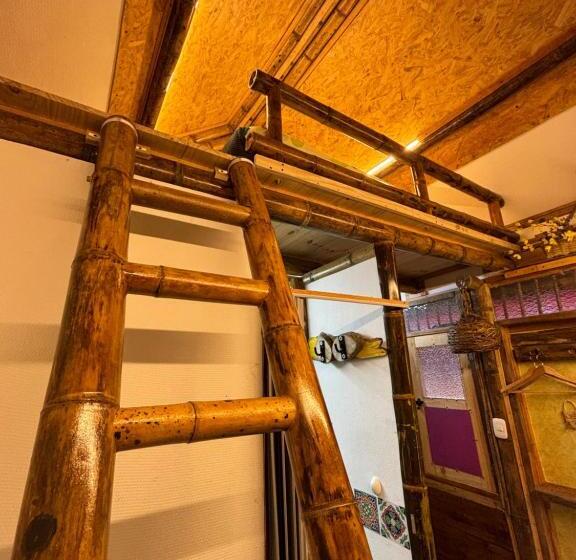 Номер Стандарт, La Puesta Del Sol