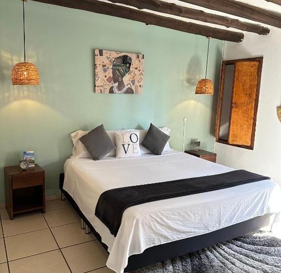 Deluxe Suite King Bed, This Is Colombia Hostel