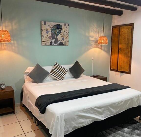 Deluxe Suite King Bed, This Is Colombia Hostel