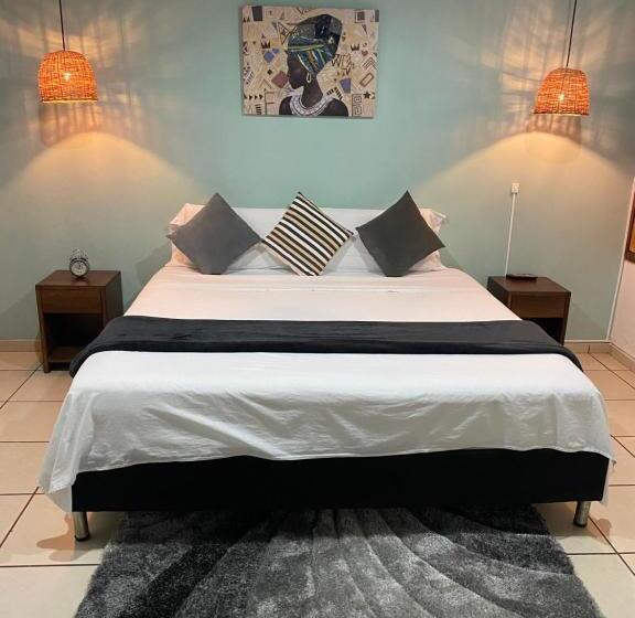 Deluxe Suite King Bed, This Is Colombia Hostel