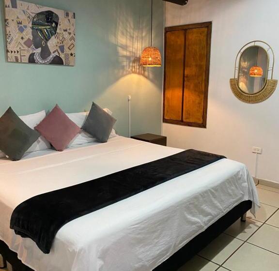 Deluxe Suite King Bed, This Is Colombia Hostel