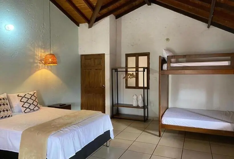 Perhehuone, This Is Colombia Hostel