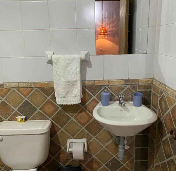 اتاق استاندارد با چشمانداز شهر, This Is Colombia Hostel