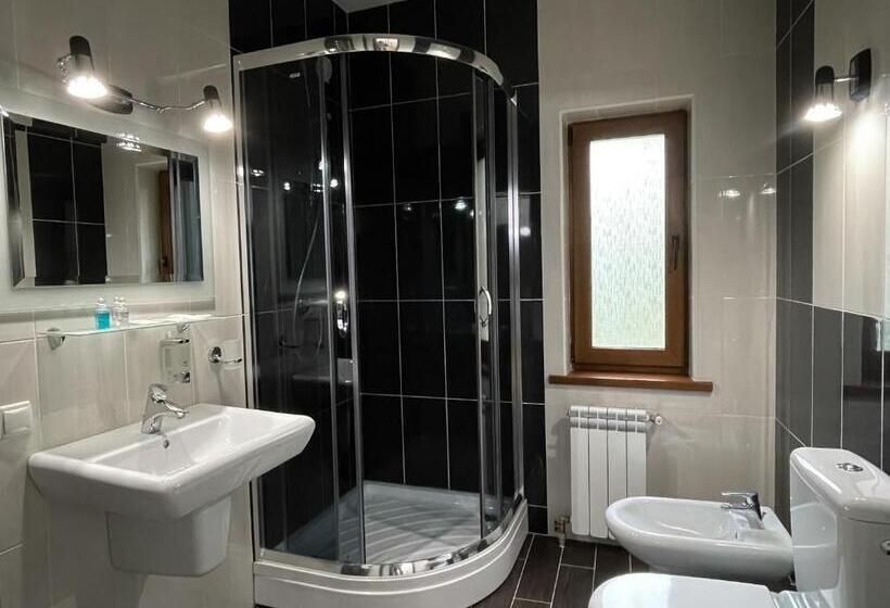 וילה בת 2 חדרי שינה, Tita Family House