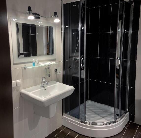 וילה בת 2 חדרי שינה, Tita Family House