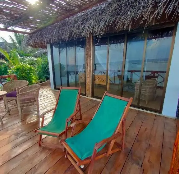 オーシャンビューデラックスルームバルコニー付き, Mtende Beach Bungalow Océan View