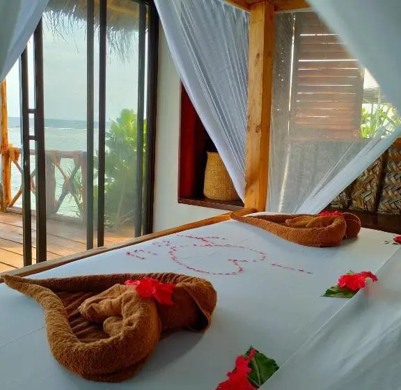 オーシャンビューデラックスルームバルコニー付き, Mtende Beach Bungalow Océan View