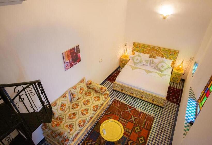 سوییت خانوادگی, Riad Rayhana