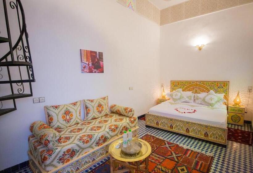 سوییت خانوادگی, Riad Rayhana