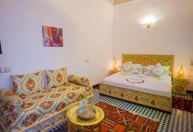 سوییت خانوادگی, Riad Rayhana