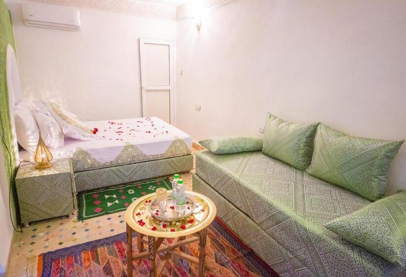 اتاق لوکس سه تخته, Riad Rayhana