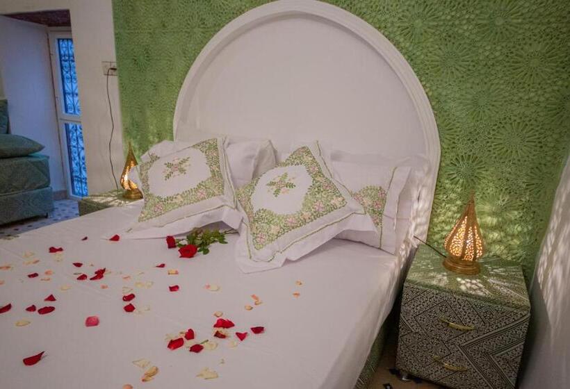 اتاق لوکس سه تخته, Riad Rayhana