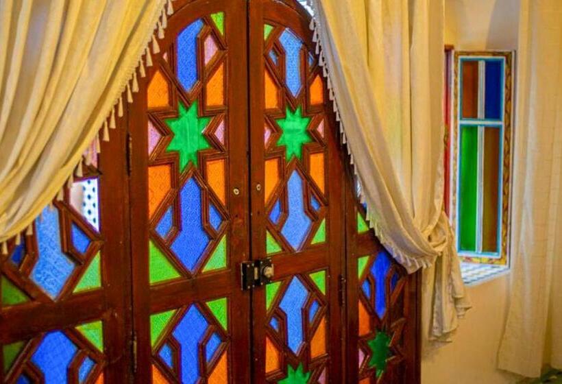 سوییت جونیور لوکس, Riad Rayhana