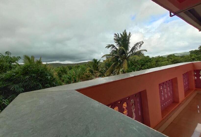 Familjerum Bergsutsikt, Shanti Guest House